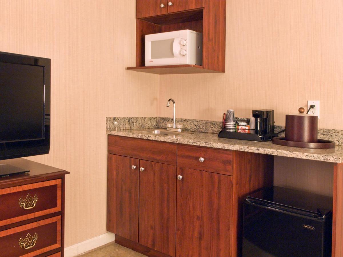 Buffalo Airport Hotel Cheektowaga Rom bilde