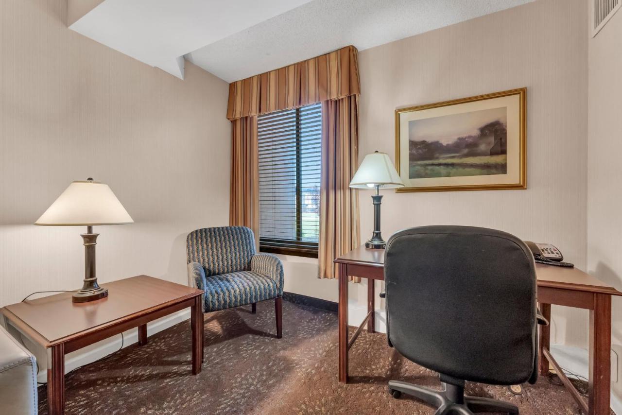 Buffalo Airport Hotel Cheektowaga Eksteriør bilde